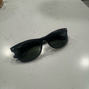 Ray-Ban Classic Black Shades